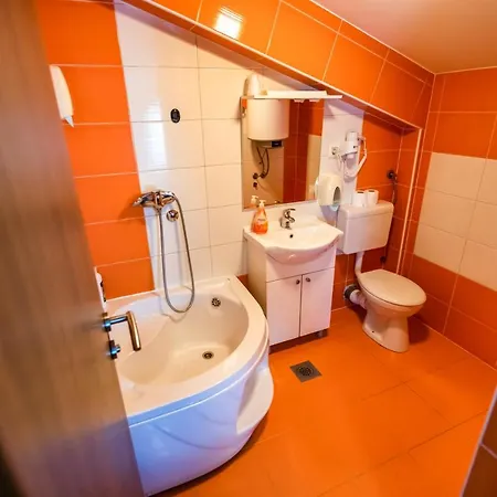 Oasis モーテル Gnojnice