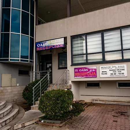 Oasis モーテル 3*