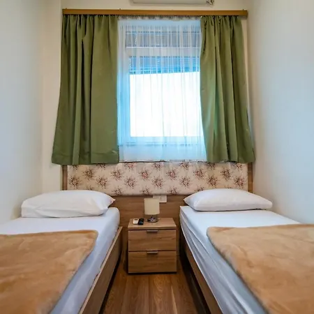 Motel Oasis 3*